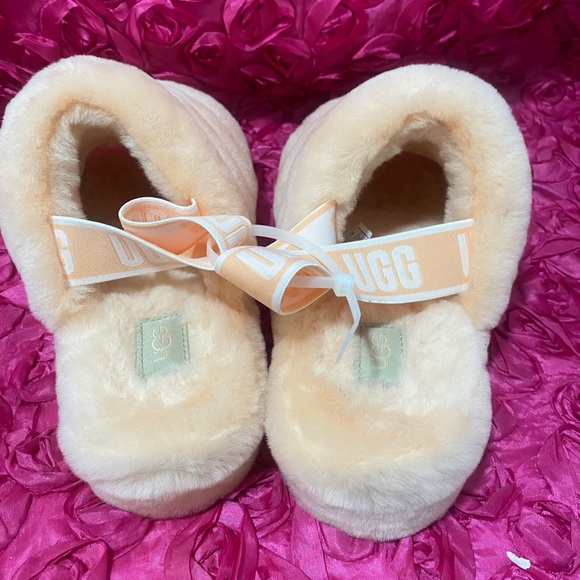 Ugg women’s slippers - Picture 3 of 5